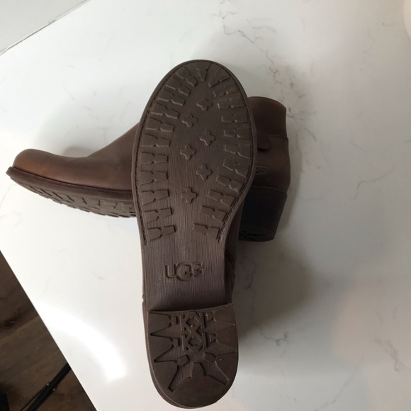 UGG Bellamy brown leather sheepskin lined ankle boots. Sz 9 - Picture 11 of 13